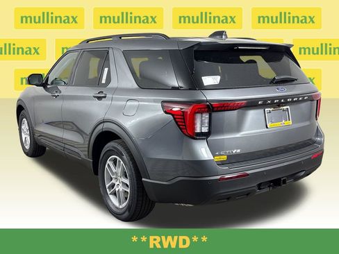 New 2026 Ford Explorer Active RWD image 10
