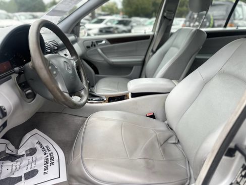Used 2002 Mercedes-Benz C 320 Sedan image 11