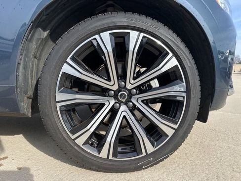Certified 2023 Volvo XC60 B5 Ultimate image 11