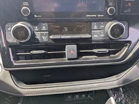 Used 2021 Toyota Highlander XSE AWD/4WD image 12