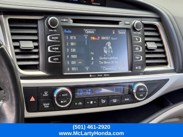 Used 2017 Toyota Highlander XLE AWD/4WD image 24