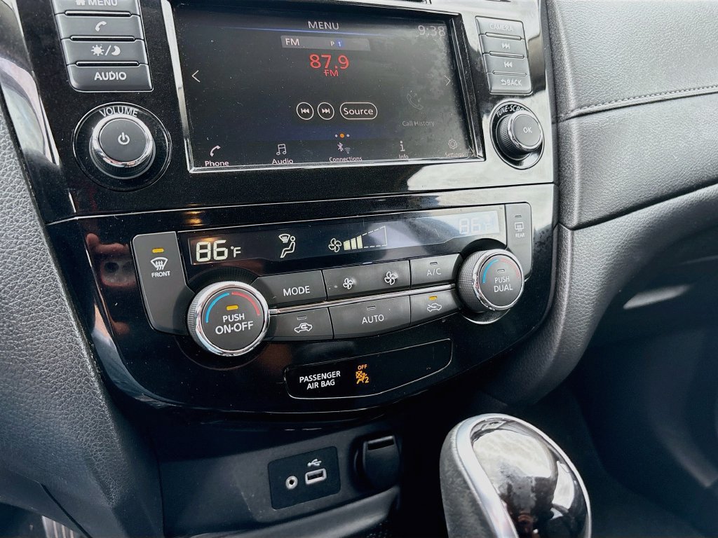 Used 2020 Nissan Rogue SV AWD/4WD image 15