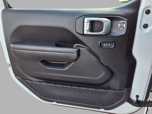Used 2024 Jeep Wrangler Unlimited Sport AWD/4WD image 18