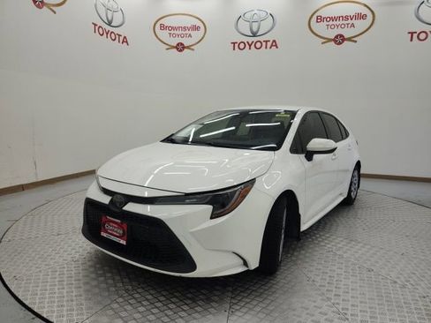 Used 2021 Toyota Corolla LE image 2