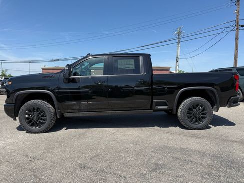 New 2026 Chevrolet Silverado 2500 High Country w/ Midnight Edition AWD/4WD image 4