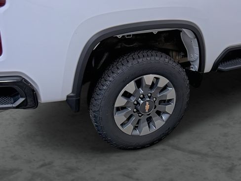 Used 2024 Chevrolet Silverado 2500 Custom w/ Custom Convenience Package AWD/4WD image 12