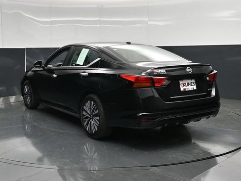 Used 2024 Nissan Altima 2.5 SV AWD/4WD image 10