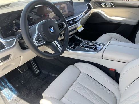 New 2026 BMW X7 M60i image 18