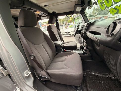 Used 2017 Jeep Wrangler Unlimited Sport AWD/4WD image 14