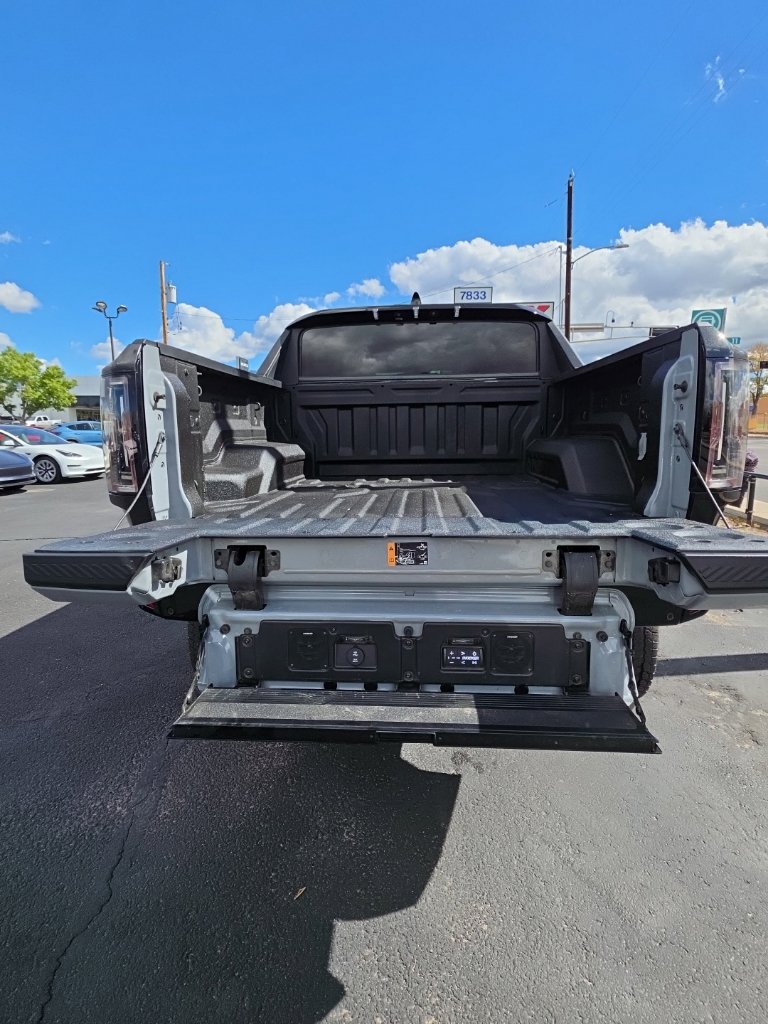 Used 2024 GMC Hummer EV 3X w/ LPO, Illumination Package AWD/4WD image 12