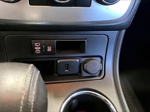 Used 2016 GMC Acadia SLE AWD/4WD image 16