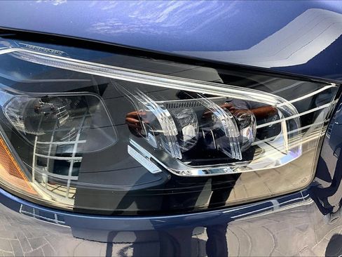 Used 2024 Mercedes-Benz GLS 580 4MATIC image 29