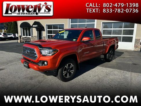 Used 2017 Toyota Tacoma TRD Sport image 1