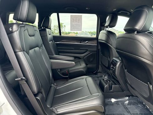 Used 2024 Jeep Grand Cherokee L Limited image 22