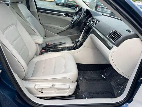 Used 2018 Volkswagen Passat 2.0T SE FWD image 27
