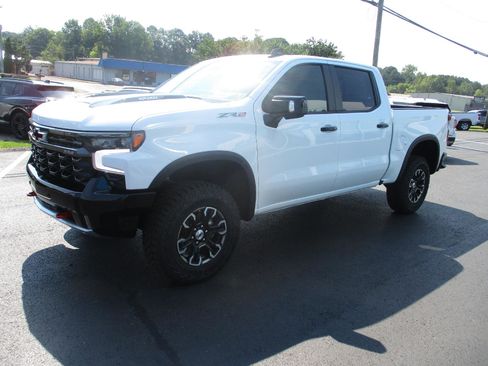 New 2026 Chevrolet Silverado 1500 ZR2 image 9