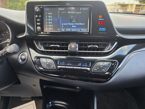 Used 2018 Toyota C-HR XLE FWD image 30