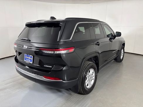 Used 2025 Jeep Grand Cherokee Laredo w/ MOPAR Finishing Package RWD image 8