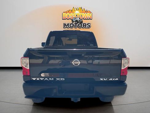 Used 2017 Nissan Titan SV AWD/4WD image 6