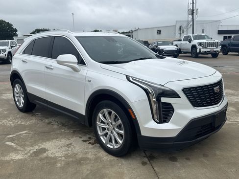 Used 2023 Cadillac XT4 Luxury w/ Cold Weather Package FWD image 17