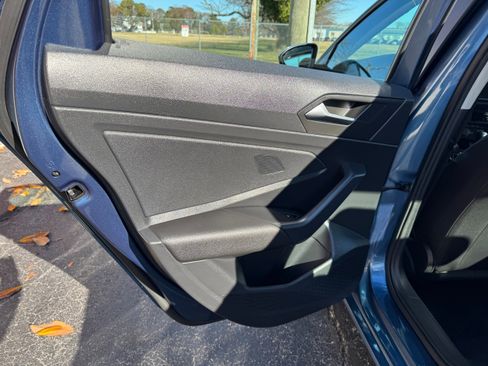 Used 2021 Volkswagen Jetta SE w/ SE Cold Weather Package image 26