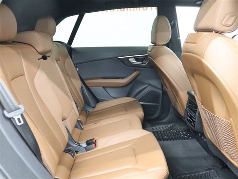 Used 2021 Audi Q8 Premium Plus w/ Premium Plus Package image 15