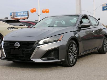 Used 2023 Nissan Altima 2.5 SV