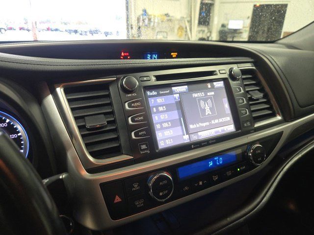Used 2019 Toyota Highlander Limited Platinum AWD/4WD image 24