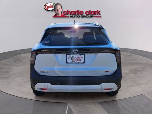 New 2026 Nissan Kicks SR FWD image 5