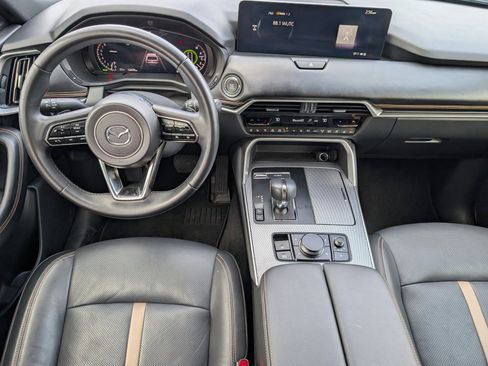 Used 2025 MAZDA CX-90 3.3 Turbo w/ Premium Plus Pkg image 9