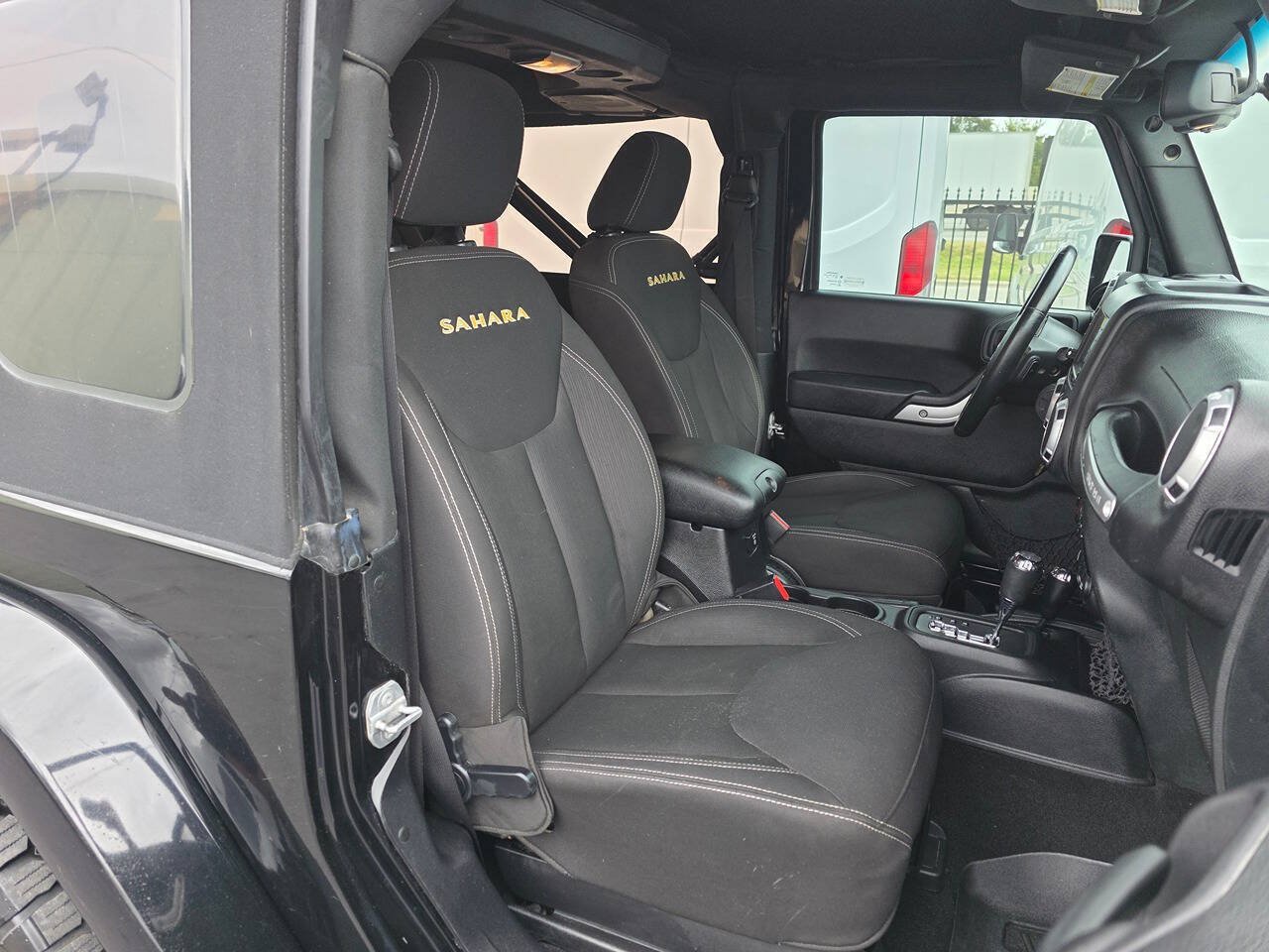 Used 2015 Jeep Wrangler Sahara w/ Connectivity Group AWD/4WD image 7