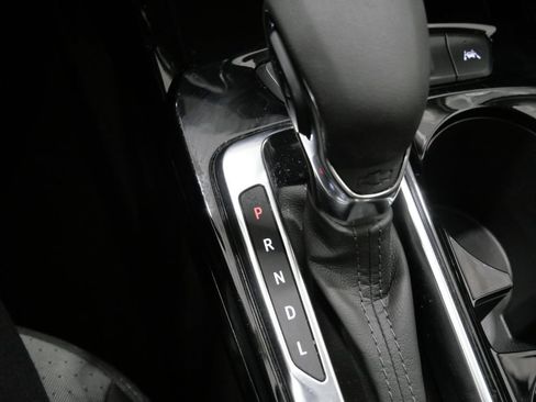 Used 2025 Chevrolet Trax LT FWD image 22