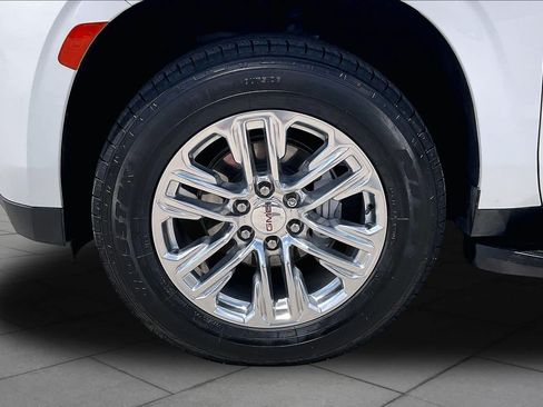 Used 2021 GMC Yukon XL SLT w/ SLT Premium Package RWD image 11