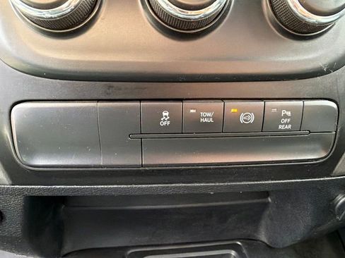 Used 2017 RAM 2500 Tradesman w/ Chrome Appearance Group AWD/4WD image 40