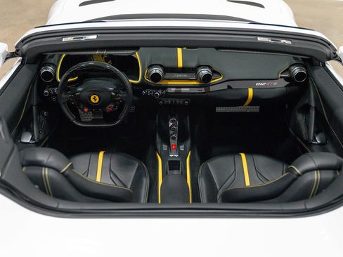 Used 2022 Ferrari 812 GTS RWD image 8