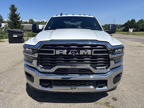 New 2026 RAM 3500 Tradesman AWD/4WD image 9