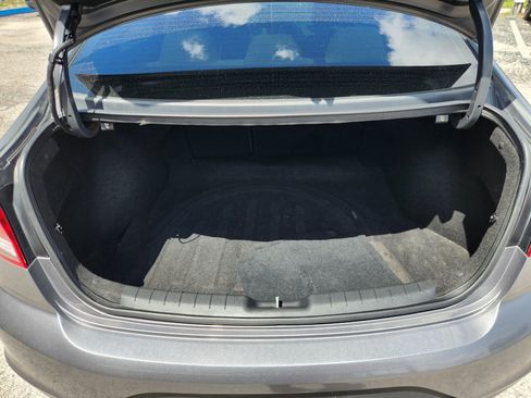 Used 2019 Hyundai Elantra SE image 16