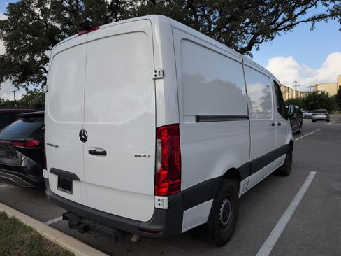 Used 2023 Mercedes-Benz Sprinter 1500 image 3