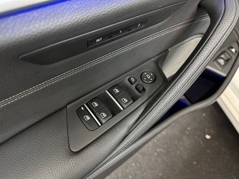 Used 2019 BMW 530e RWD image 17