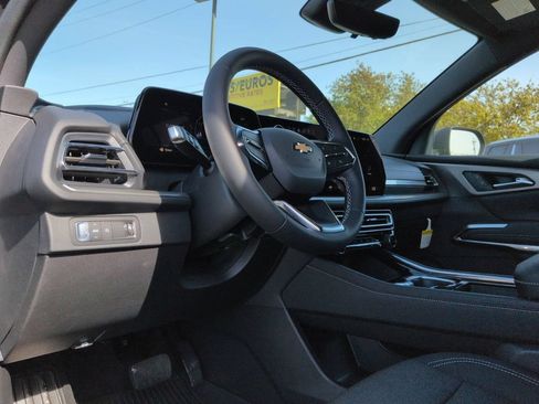 New 2026 Chevrolet Traverse LT w/ Driver Confidence Package FWD image 8
