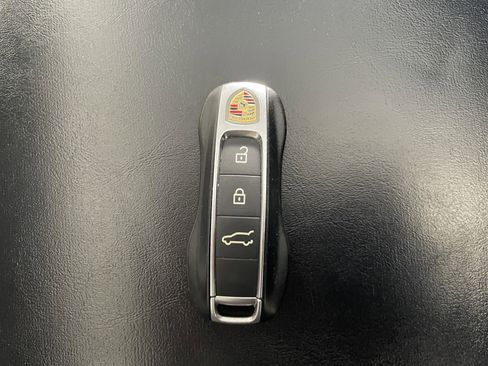 Used 2020 Porsche Cayenne S image 25