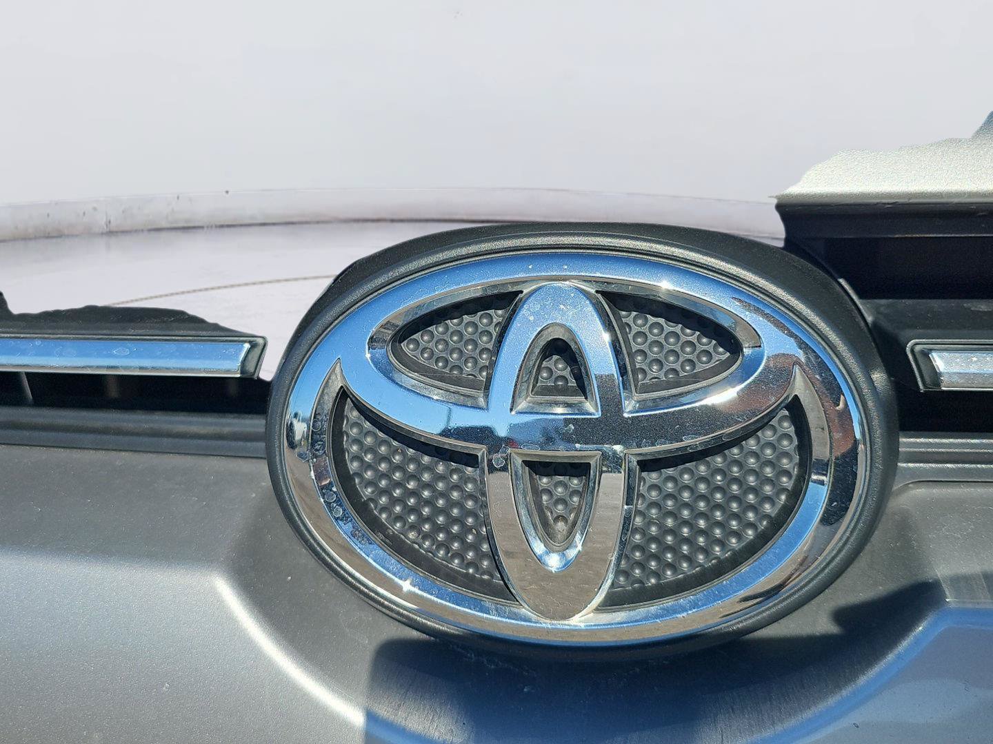Used 2023 Toyota 4Runner SR5 AWD/4WD image 9