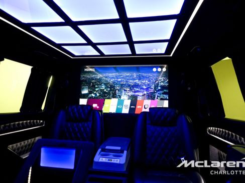 Used 2018 Mercedes-Benz Metris Passenger image 24