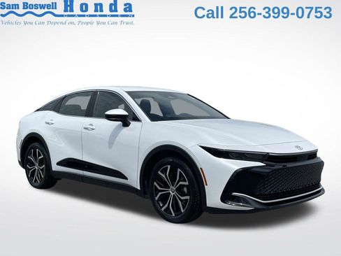 Used 2025 Toyota Crown XLE AWD/4WD image 1