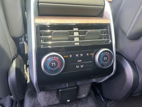 New 2025 Land Rover Range Rover SE image 27