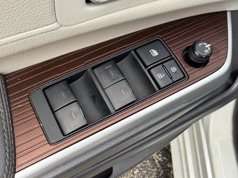 Used 2024 Toyota Sienna XLE image 16