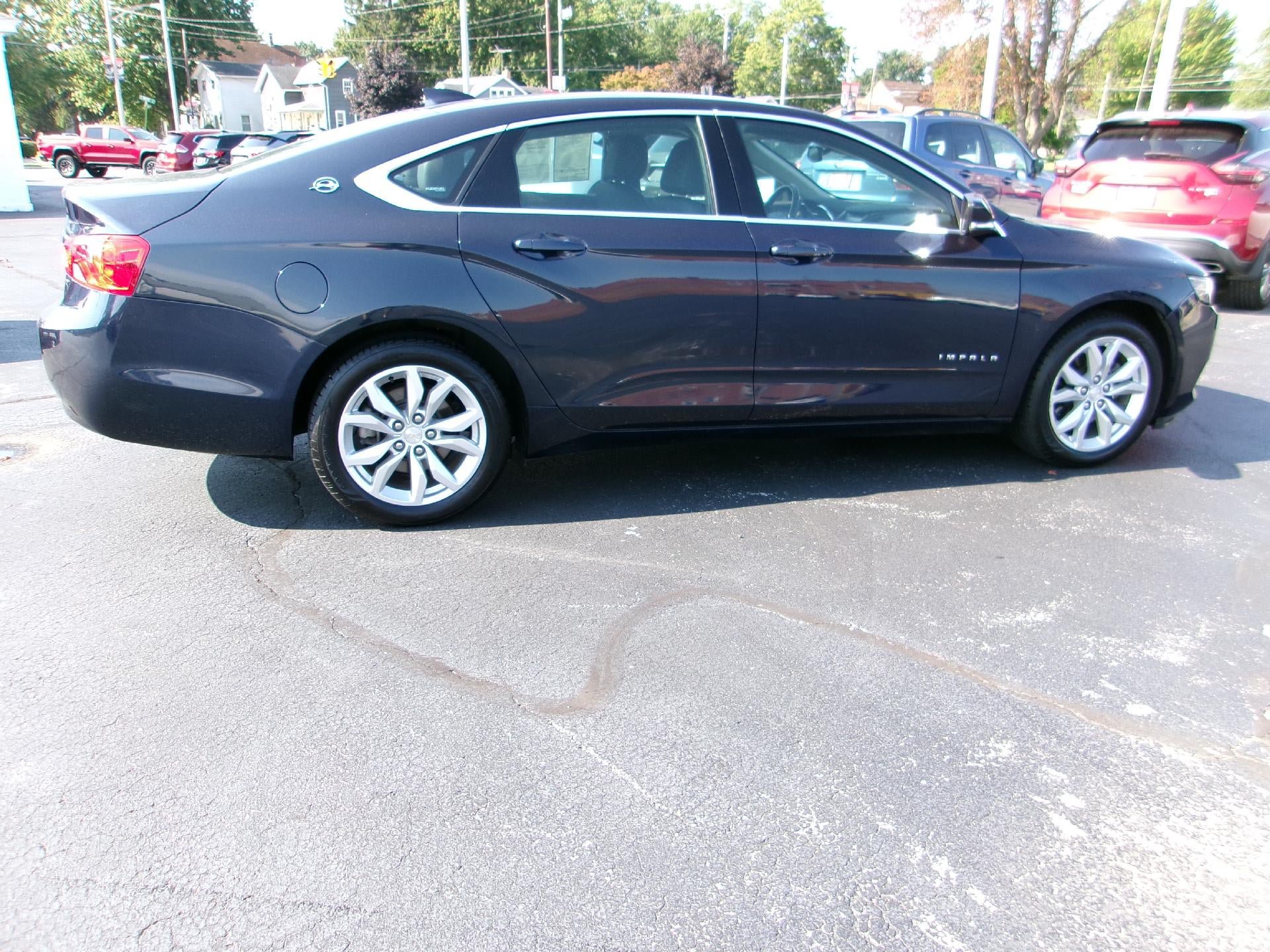 Used 2017 Chevrolet Impala LT w/ Convenience Package FWD image 5