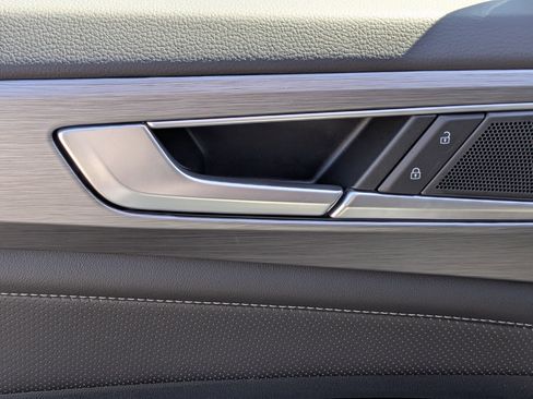 New 2025 Volkswagen Atlas Cross Sport SE image 12