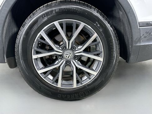 Used 2021 Volkswagen Tiguan S image 28