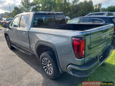 Used 2022 GMC Sierra 1500 AT4 w/ Technology Package AWD/4WD image 4